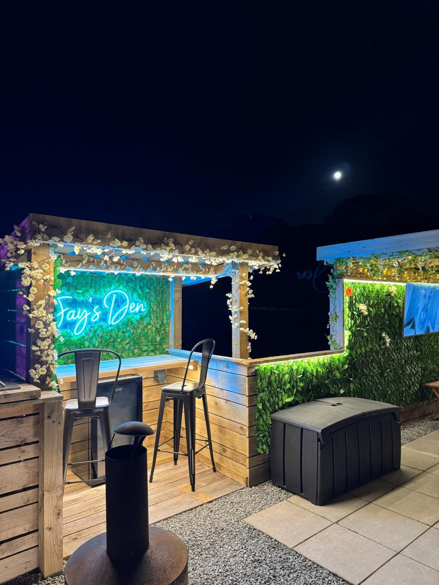 Tan Y Bryn Glamping * Conwy
