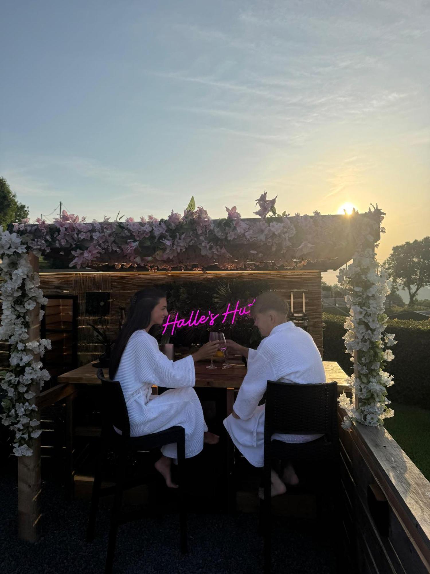 Tan Y Bryn Glamping Camping *